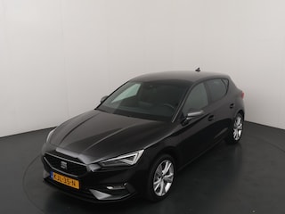Seat Leon 1.5 TSI e-Hybrid 204 pk FR Business | Stoel- en stuurwiel verwarming | Adapt. Cruise | Camera | 1/2 leer | Fabrieksgarantie t/m 05-2029 |
