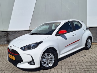 Toyota Yaris 1.5 Hybrid 115 Active Red Pack NL Auto Carplay Clima Cruise Nieuw Model