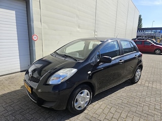 Toyota Yaris 1.0 VVTi Cool