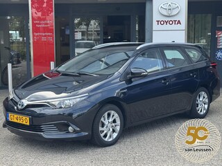 Toyota Auris Touring Sports 1.8 Hybrid Aspiration CRUISE-CONTROL TREKHAAK BLUETOOTH KEYLESS LM-VELGEN 16" NL-AUTO