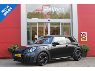 Mini Cooper 3-Deurs 1.5 136PK JOHN COOPER WORKS RESOLUTE ED. | AUTOMAAT | NAVIGATIE 8,8'' | DRAADLOOS APPLE CARPLAY | SFEERVERLICHTING | 17'' JCW VIJF DUBBELSPAAKS VELGEN IN GLOSS BLACK | JCW VOOR EN ACHTERBUMPER | JCW SPORTSTOELEN MET LEER/ALCATARA | JCW DORPEL INSTAPLIJSTEN | JCW STUURWIEL | FULL LED KOPLAMPEN | UNION JACK LED ACHTERVERLICHTING | ELEKTRISCH INKLAPBARE BUITENSPIEGELS | DIGITALE COCKPIT |