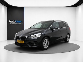 BMW 2-serie Tourer 218i Sport (PANO, HUD, LEDER, STOELVERWARMING, TREKHAAK, GOED ONDERHOUDEN)