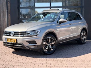 Volkswagen Tiguan 1.4 TSI 4MOTION Highline | Pano | Trekhaak | LED | Stoelverwarming | Leder | Elek. stoelen | Virtual | Keyless |