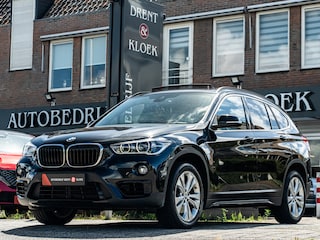 BMW X1 sDrive20i Executive PANO HARMAN KARDON HUD CAMERA MEMORY STOEL ADAP CRUISE