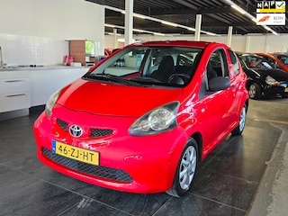 Toyota Aygo 1.0-12V/AIRCO/5-DEURS/NIEUWE APK BIJ VERKOOP/