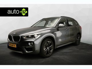 BMW X1 sDrive20i 190PK Automaat Executive | Trekhaak (1800kg ) | Navi | Parkeersensoren | 17"