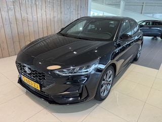 Ford Focus 1.0 EBH ST Line X