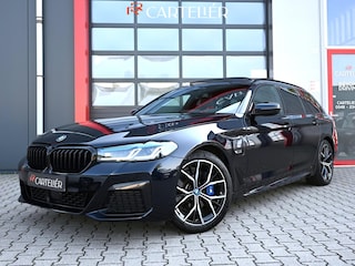 BMW 5-serie Touring 530e M-Sport High Executive | Pano | Luchtvering | Harmon Kardon | Camera | Laser Led | Head-Up | Leder | Carplay | Stoelverwarming | 19'' | ACC | Keyless | Ambient+ | Digital Dash | Automaat | Trekhaak | Electric Seats