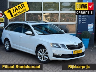 Skoda Octavia Combi 1.5 TSI Greentech Business Edition Gratis Afleverpakket! | Trekhaak Afneembaar | Panoramadak |