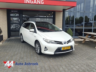 Toyota Auris Touring Sports 1.8 Hybrid Lease