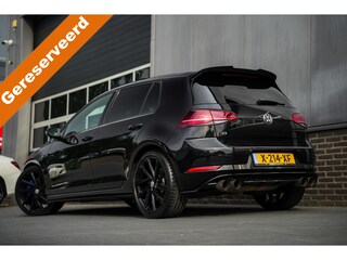 Volkswagen Golf 2.0 TSI 301 pk 4Motion R / Akraprovic/ Dynaudio/ ACC/ DCC/ Keyless/ Virtual/ Adapt.Cruise/ Pano-Dak/ Downpipe/ Camera/ 19''LMV