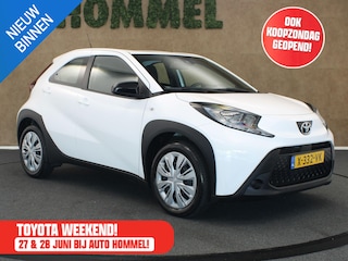 Toyota Aygo 1.0 VVT-i MT Play - ORIGINEEL NEDERLANDSE AUTO - ACHTERUITRIJCAMERA - APPLE CARPLAY/ANDROID AUTO - ADAPTIEVE CRUISE CONTROL - RIJSTROOKSENSOR MET CORRECTIE - VERKEERSBORDDETECTIE - GROOTLICHTASSISTENT - AUTONOMOUS EMERGENCY BRAKING - DAB ONTVANGER - AIRCO - LED DAGRIJVERLICHTING - START/STOP SYSTEEM - LEDEREN STUURWIEL