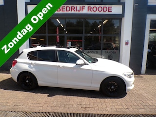 BMW 118i High Executive Automaat 2 EIGENAAR,CAMERA,PDC,SCHUIFDAK !!! LET OP DONDERDAG EN VRIJDAG TROPEN TIJDEN VAN 07:00 tot 14:00 !!