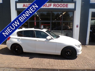 BMW 118i High Executive Automaat 2 EIGENAAR,CAMERA,PDC,SCHUIFDAK !!! LET OP DONDERDAG EN VRIJDAG TROPEN TIJDEN VAN 07:00 tot 14:00 !!