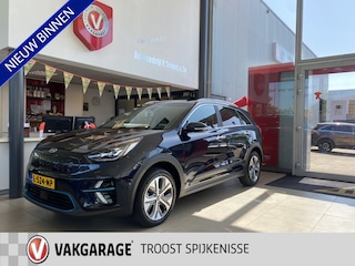 Kia Niro e-Niro DynamicPlusLine 39 kWh,100% SOH,1E Eigenaar,Automaat,Panoramadak,Navigatie,Achteruitrijcamera,ClimateCruisecontrol,Spraakbediening,Keyless,DAB,Leder&Stoelverwarming,Lane Assist,V&A Sensoren,17 Inch Lmv