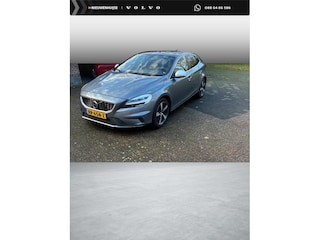Volvo V40 2.0 D3 Business Sport | R-Design |  Trekhaak | Navigatie | High Performance Audio | Achteruitrijcamera | Parkeersensoren | Panoramadak | LED Koplampen | Keyless Entry | Lederen Bekleding | Stoelverwarming