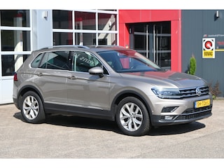 Volkswagen Tiguan 1.4 TSI ACT Highline 150pk | Pano Schuif -/ Kanteldak | Trekhaak | Camera