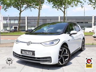 Volkswagen ID.3 Pure Panoramadak | Achteruitrijcamera | Keyless Go & Entry | IQ Light Matrix LED | Stoel&Stuurverwarming | 19"Inch |