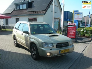 Subaru Forester 2.0 AWD XT met veel onderhoudsfacturen aanwezig. Disitributriem is vv in 2023 factuur aanwezig.