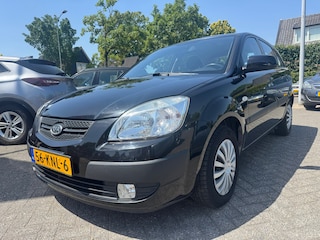 Kia Rio 1.4 Fifteen Automaat,Apk 8/4/27,Airco,Nap