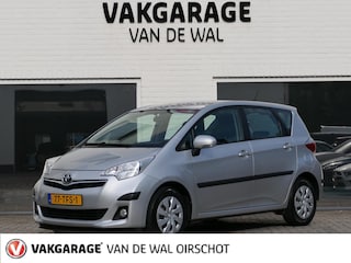 Toyota Verso-S 1.3 VVT-i Aspiration | 1e eigenaar | NAP | Trekhaak | Automaat | Achteruitrijcamera | Climate Control | Volledig onderhouden | Hoge instap