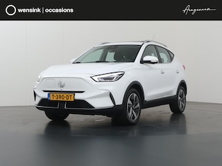 MG ZS EV Long Range Luxury 70 kWh | Trekhaak | Panoramadak | 360° Camera | Cruise Control Adaptief | Lederen Interieur | Stoel/Stuurverwarming | Keyless Entry/Go | Navigatie |