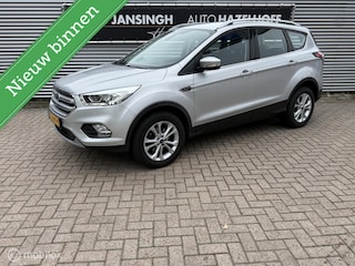 Ford Kuga 1.5 EcoBoost Titanium | 2000KG Trekgewicht! | Camera | PDC V+A | Trekhaak | Clima | Verwarmde Voorruit |