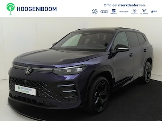Volkswagen Tayron 1.5 eHybrid R-Line Edition | SoH 100% | Panoramadak | Trekhaak | Head-up display | Black style | Adaptieve demping | 360 camera | Parkeerassistent | Stoelverwarming voor en achter |