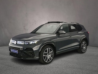 Volkswagen Tiguan R-Line Edition 1.5 TSI eHybrid 204pk DSG Automaat Trekhaak, Panoramadak, Black Style, Adaptive cruise control, Navigatie, Achteruitrijcamera