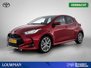 Toyota Yaris 1.5 Hybrid Executive | Lichte kleur interieur | Head-Up Display | Dodehoek detectie | Parkeersensoren Voor+Achter | Stoel+stuurverwarming | Navigatie | Apple CarPlay/Android auto | Cruise Control Adaptive |