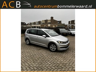 Volkswagen Touran 1.5 TSI Comfortline 7 persoons uitvoering! Wordt verwacht!! Beschikbaar vanaf 29 Juni.