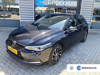 Volkswagen Golf 1.5 TSI 130 pk Style | Trekhaak | Achteruitrijcamera | Elektrische stoel |