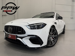Mercedes-Benz C-klasse AMG 63 S E Performance PANO/TREKHAAK/BURMESTER/ACHTERAS-BESTURING/VENTILATIE+MEMORY/360CAMERA/20"AMG/LASER/ACC/OPALITHWEISS METALLIC/AUTO VERKEERT IN ABSOLUTE NIEUWSTAAT/BTW-AUTO