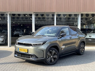 Toyota Urban Cruiser 61,1 kWh 174pk Executive | JBL, Stoel- Stuurverwarming, 360 graden camera