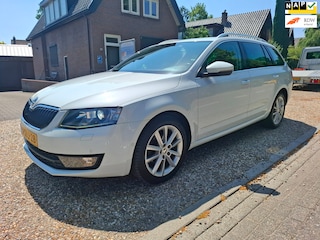 Skoda Octavia Combi 1.2 TSI Businessline xenon PDC stoelverw cruise etc