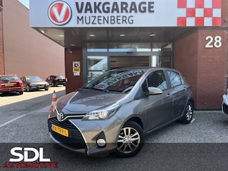 Toyota Yaris 1.3 VVT-i Trend 1E EIGENAAR - UNIEKE KMSTAND - NAP // TREKHAAK // CRUISE // CLIMA // NAVI // PARKEERCAMERA //