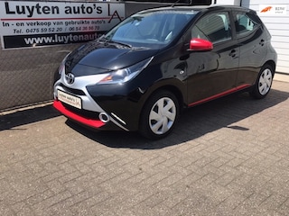 Toyota Aygo 1.0 VVT-i x-play 5 deurs airco