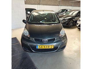 Toyota Aygo 1.0-12V Aspiration Green - ALCANTARA - LM VELGEN - AIRCO - NL AUTO
