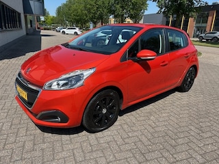 Peugeot 208 1.2 PureT. Blue Lion NAVI CRUISE PDC NAP
