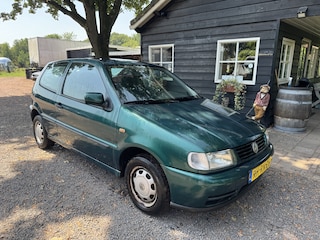 Volkswagen Polo 1.6 Automaat