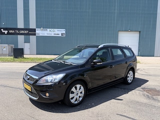 Ford Focus Wagon 1.6-16V Titanium 101 PK. Distributieriem en waterpomp vervangen bij 183.000 KM !!! Zeer fijn rijdende auto !!