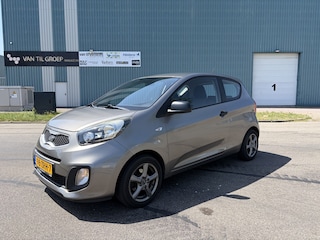 Kia Picanto 1.0i CVVT Airco 70 PK. Zuinige,betrouwbare en onverwoestbare auto !!! Alle keuringen toegestaan en rijdt helemaal nieuw !! Tweede eigenaar !
