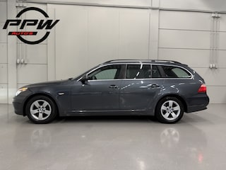 BMW 5-serie Touring 520i High Exe aut. UNIEK 124DKM!!/PLATINGRAU/TREKHAAK/ZWART LEER COMFORT-SPORT+MEMORY//BI-XENON/NAVI PROF/ECC/CRUISE/STOELVERW/UNIEKE AUTO/1E EIGENAAR/YOUNGTIMER