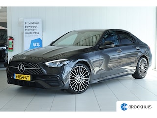 Mercedes-Benz C-klasse 300 AMG Line ''OP AFSPRAAK'' | Cruise Control | Trekhaak | Stoelverwarming | Navi | Carplay | Sfeerverlichting | 19 Inch | LED | Camera |