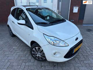 Ford Ka 1.2 Titanium X / Pano / Clima / PDC / NAP