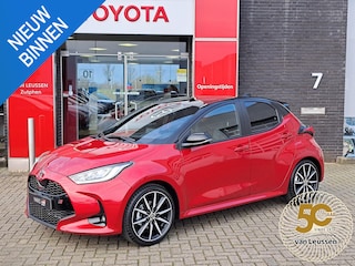 Toyota Yaris 1.5 Hybrid 130 GR SPORT NIEUW DIRECT LEVERBAAR MET HOGE KORTING APPLE CAR PLAY/ANDROID AUTO CAMERA ADAPTIVE CRUISE