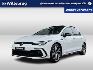 Volkswagen Golf 1.5 eTSI 150pk DSG R-Line / Panorma dak / Black style / Standkachel / 18'' LMV