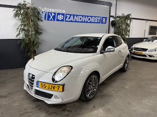 Alfa Romeo Mito 1.4 T-Jet 155PK // NL auto // Carplay