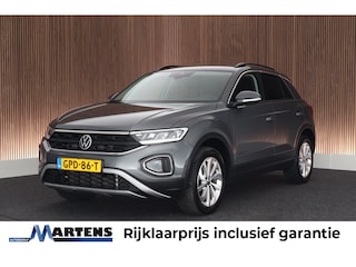 Volkswagen T-Roc 1.5 TSI 150pk DSG Life Edition Trekhaak Camera Stoelverwarming Keyless Navigatie
