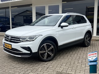 Volkswagen Tiguan 1.4 TSI eHybrid Elegance Business+ | Trekhaak | Pano | Sportstoelen | Massagestoel | Stuur en Stoelverwarming | Apple/Android